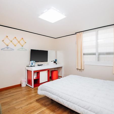 ג'גו Oakra Hotel מראה חיצוני תמונה