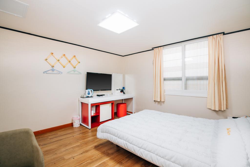 ג'גו Oakra Hotel מראה חיצוני תמונה