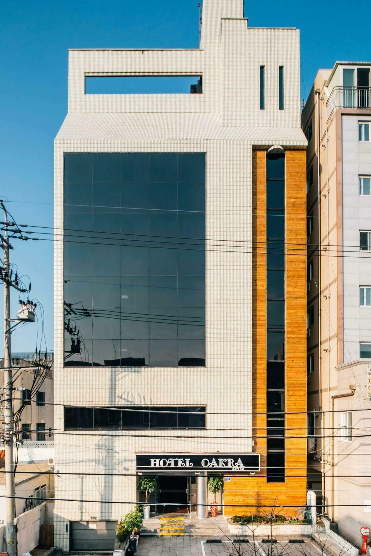 ג'גו Oakra Hotel מראה חיצוני תמונה