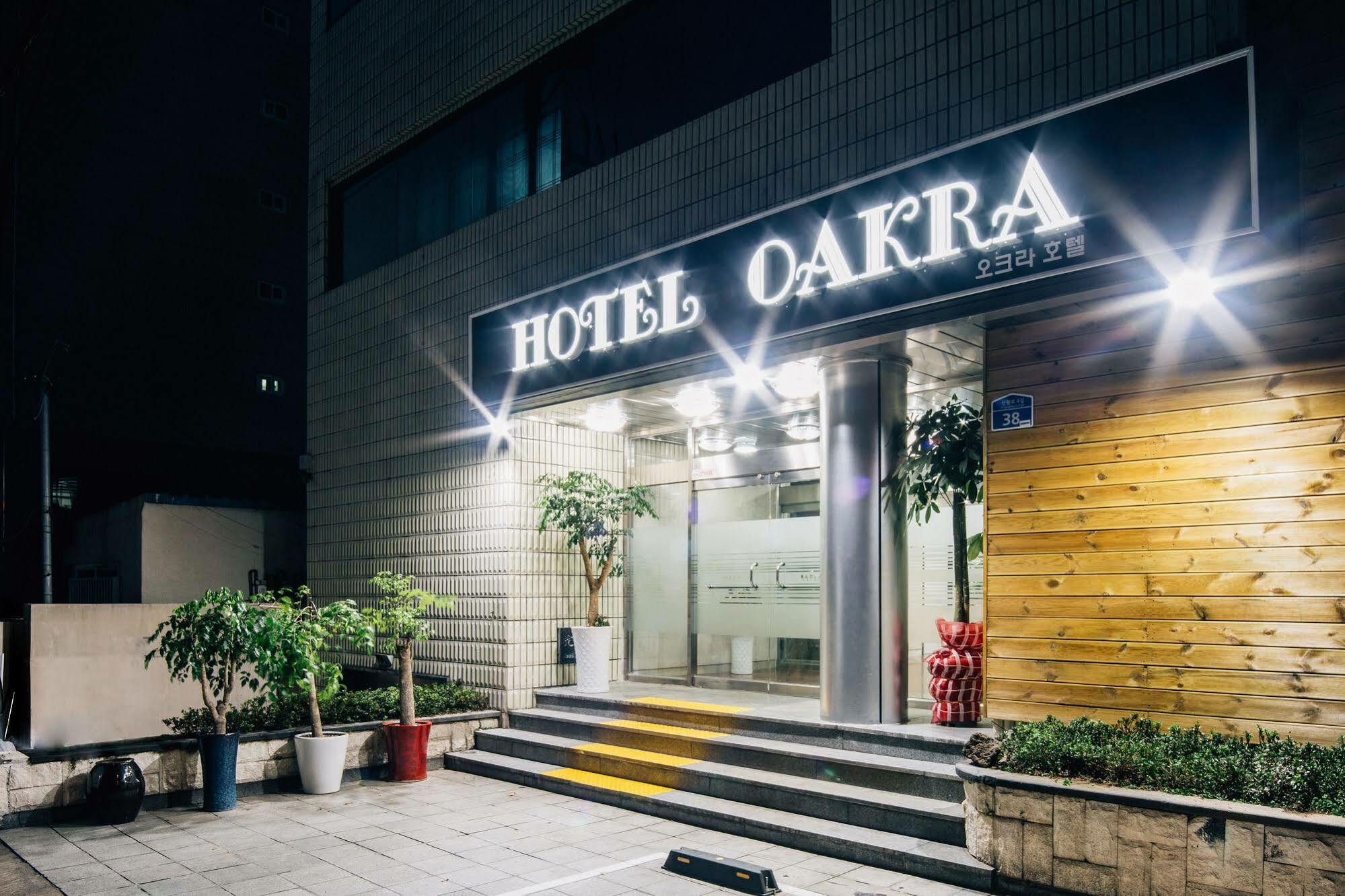 ג'גו Oakra Hotel מראה חיצוני תמונה