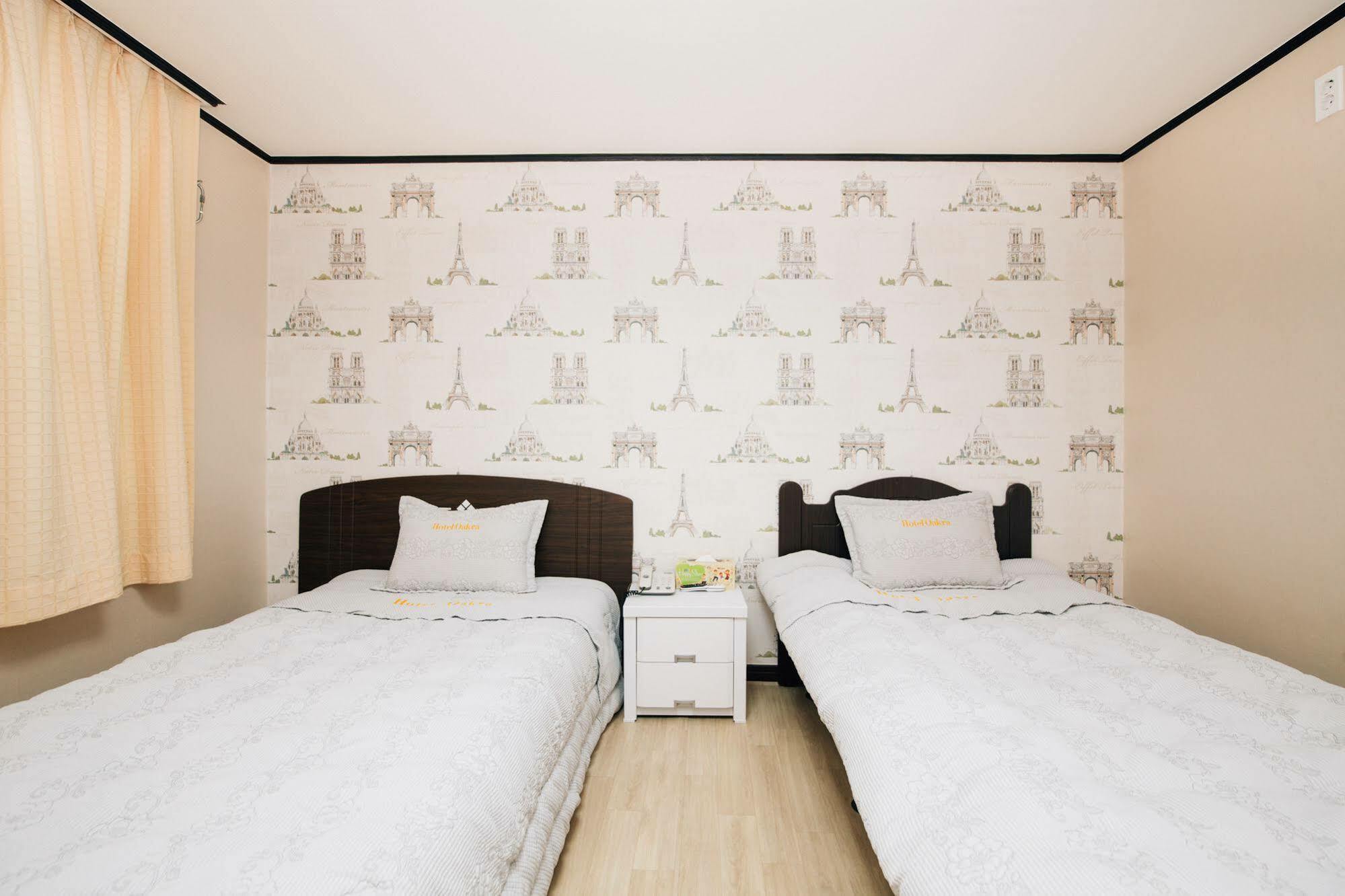 ג'גו Oakra Hotel מראה חיצוני תמונה