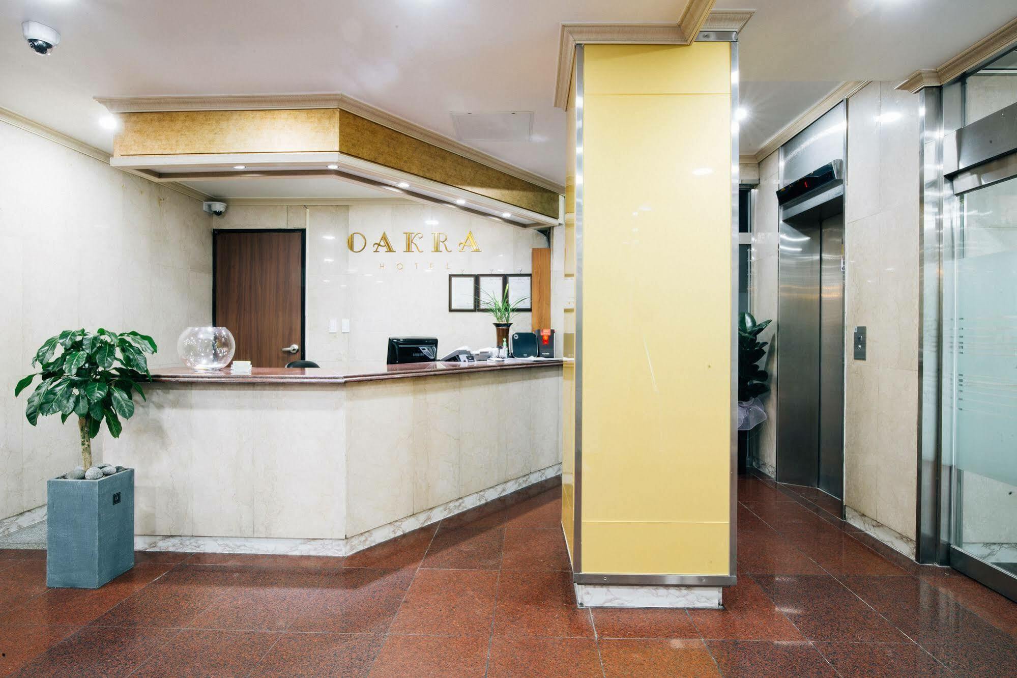 ג'גו Oakra Hotel מראה חיצוני תמונה